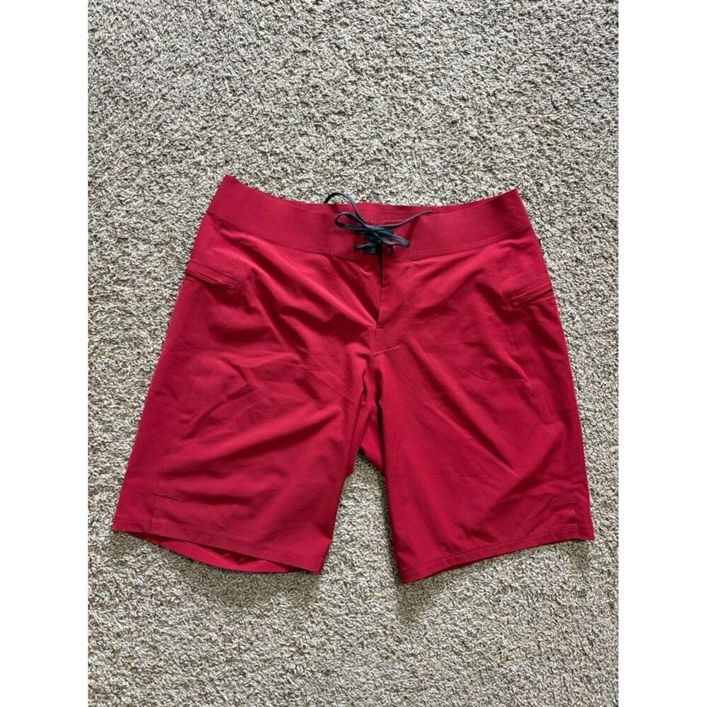 Lululemon Current State Short 9" Mens 30 Game Day Red Surf Swim Board Trunk